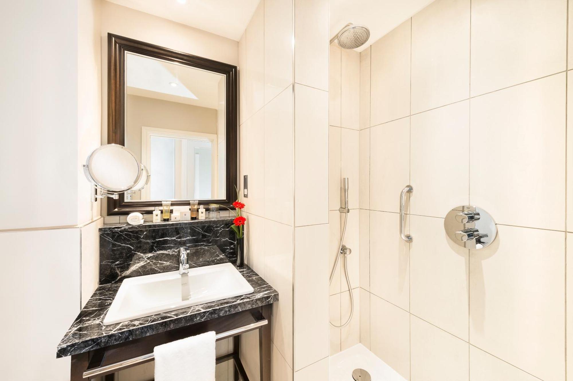 Small Double Room with Small Bed